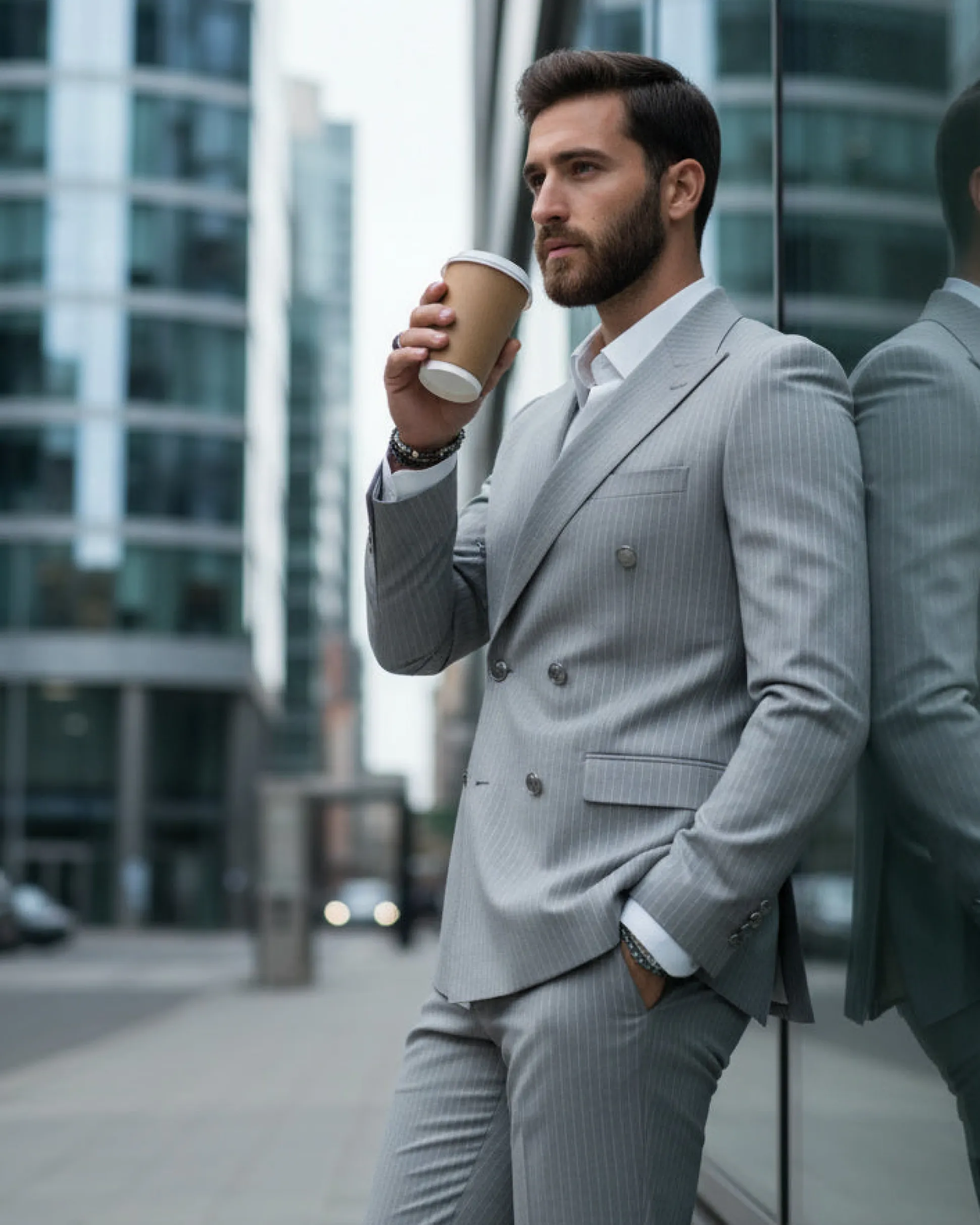 Abito Uomo Doppiopetto Vestito Completo Rigato Giacca Pantaloni Bottoni Metallo Fantasia Gessata Grigio AE1132A