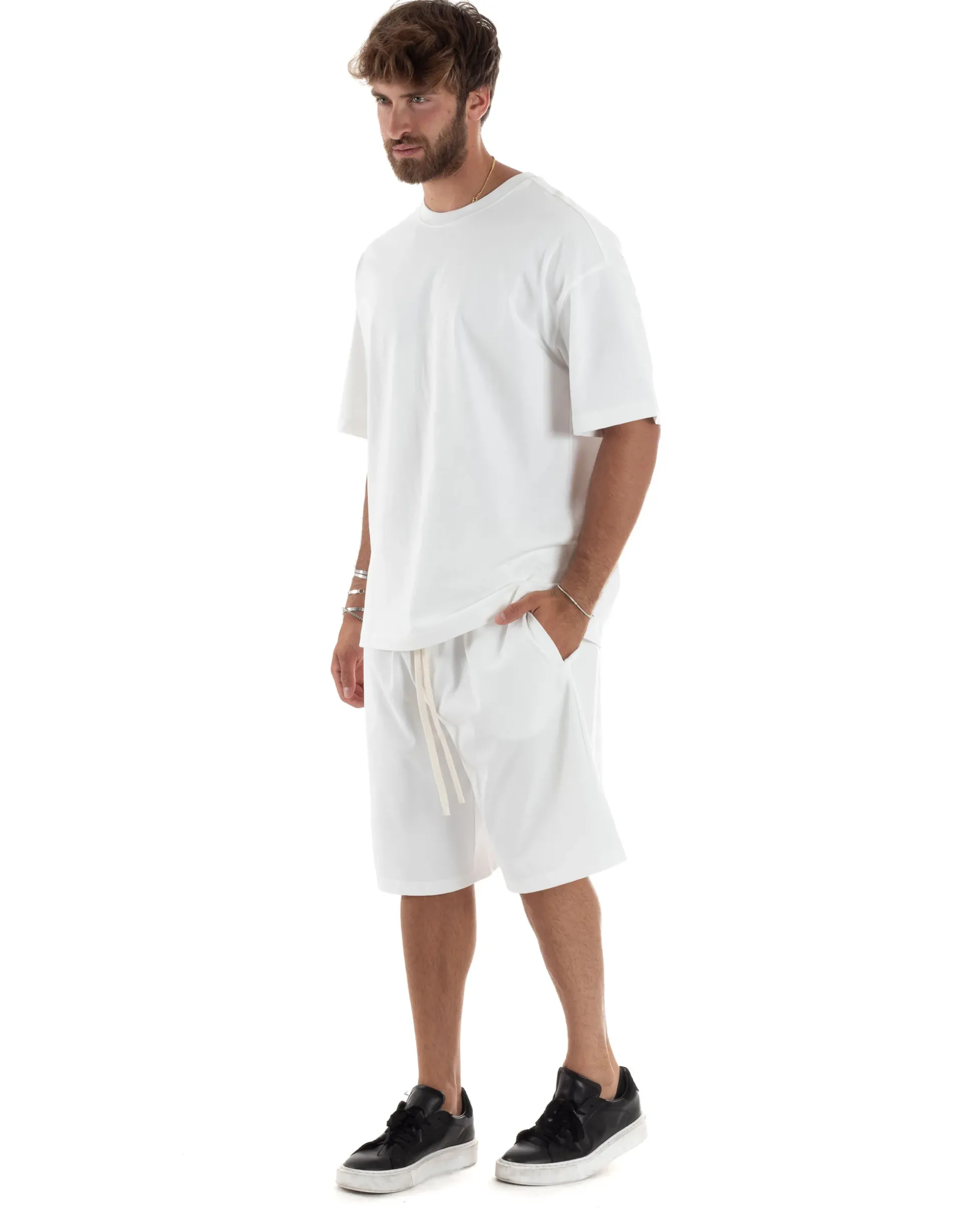 Completo Set Coordinato Uomo Cotone Outfit Basic Casual T-shirt Girocollo Bermuda Con Laccio Pantalaccio Regular Fit Bianco GIOSAL-OU2458A