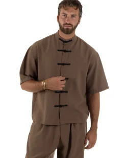 Coordinato uomo completo relaxed camicia coreana orientale pantaloni con coulisse marrone GIOSAL-OU2563A