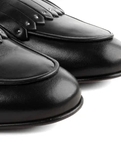 Mocassini uomo con fibbia frangia borchie argento scarpe copelle eleganti pelle vitello cerimonia suola di cuoio con ovalino antiscivolo casual nero GIOSAL-S1321A