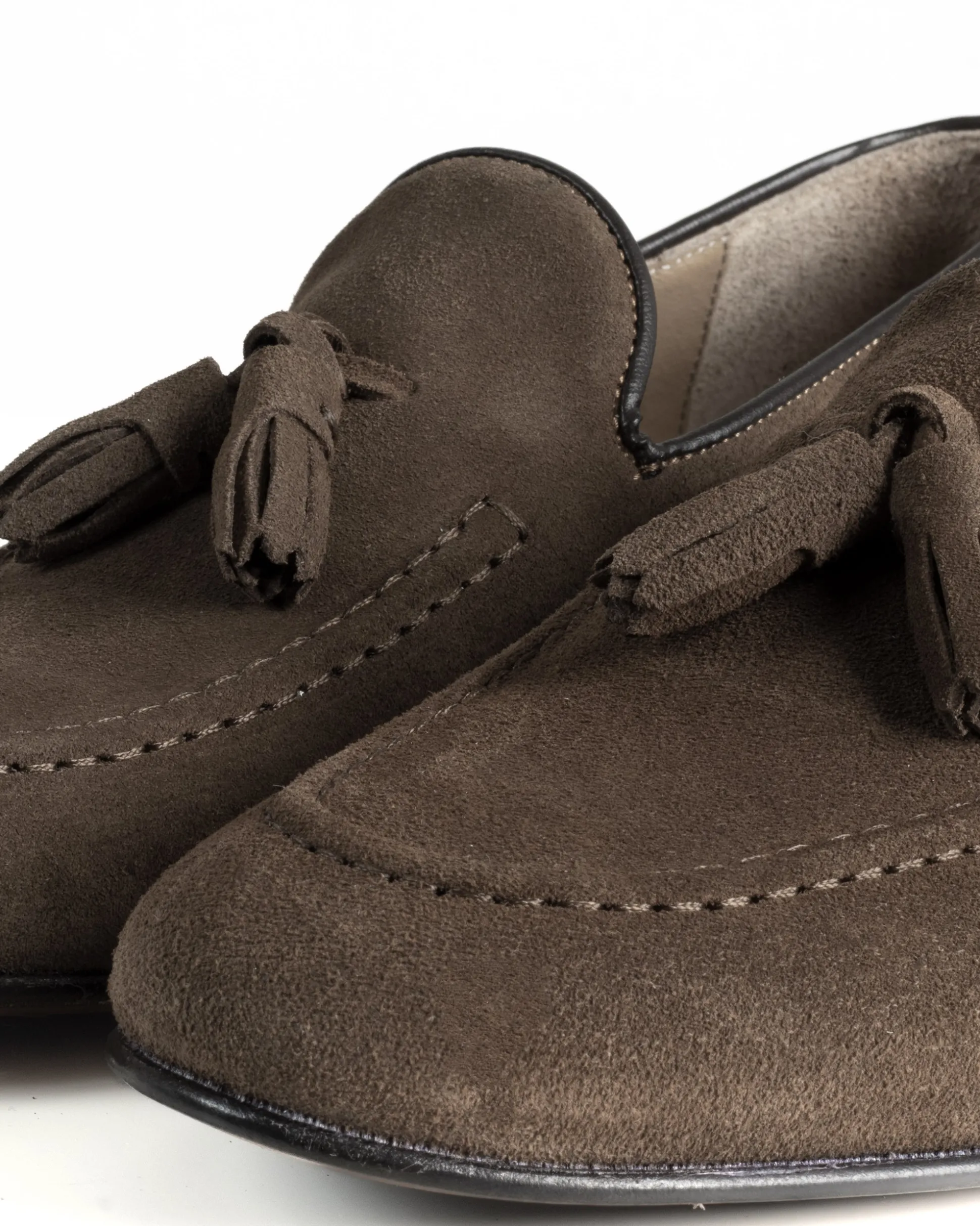 Mocassini uomo con nappine scarpe camoscio eleganti cerimonia pelle scamosciata suola di cuoio con ovalino antiscivolo casual tortora GIOSAL-S1322A