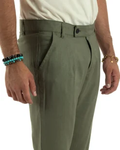 Pantaloni uomo lino sartoriale abbottonatura allungata verde militare P6330A